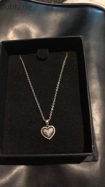 silver heart shape necklace from vezzaro 1
