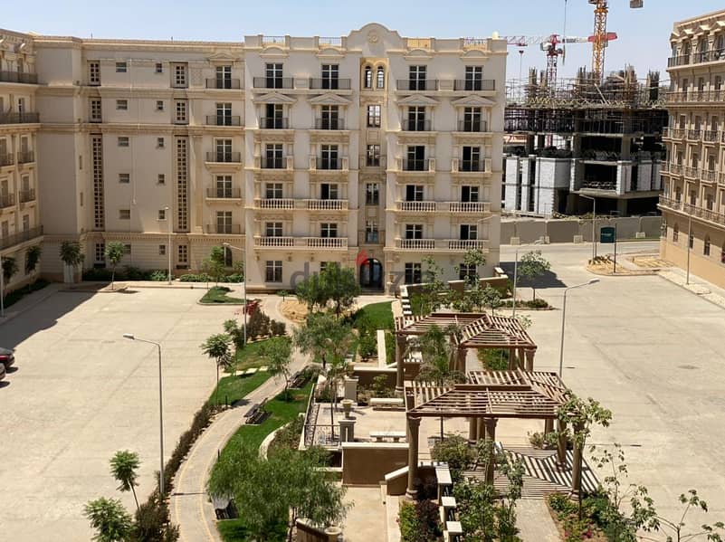 Ground Apartment for Sale in Greens Hyde Park  New Cairo with Down Payment and Installments with Private Garden 3