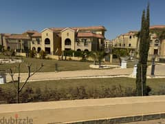 Villa for sale in Maadi Compound, immediate receipt, view on Central Park, 300 m