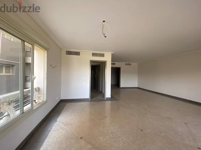 شقة 3 غرف نوم 240متر بمطبخ وتكيفات للأيجار في أمبرفيل بكمبوند نيو جيزة 3
