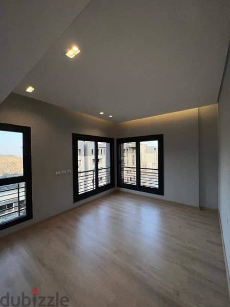 penthouse  in trio gardens for sale 1