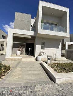 Villa on 3 floors 461m ready for viewing and living in Palm Hills New Cairo minutes from Mivida Emaar