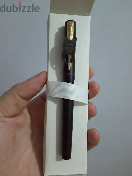 قلم باركر حبر لم يستخدم 
Parker Frontier Matte Black Gold Nib GT 11