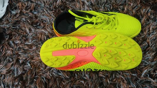 football shoes حذاء كرة ترتان