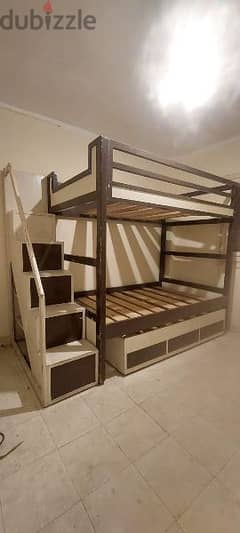غرفة نوم أطفال عبارة عن ٣ سرير و دولاب . . . الكل فى واحد