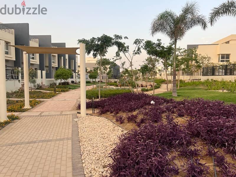 For Sale town house208m in best phase in compound hyde park with down payment and installments 7