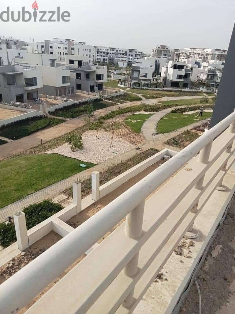 For Sale town house208m in best phase in compound hyde park with down payment and installments 10