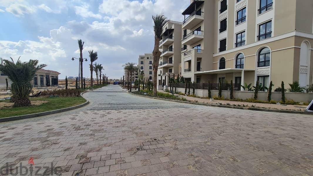 Apartment for sale in Village West, immediate receipt, 164 sqm, finished, with air conditioners, 3 rooms and 3 bathrooms 2