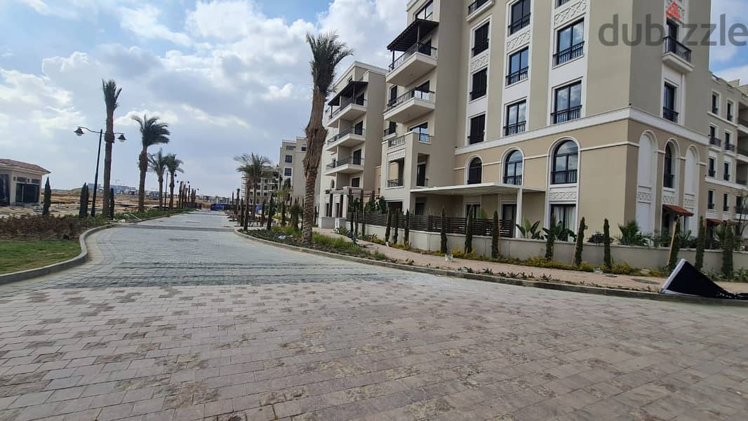 Apartment for sale in Village West, immediate receipt, 164 sqm, finished, with air conditioners, 3 rooms and 3 bathrooms 4