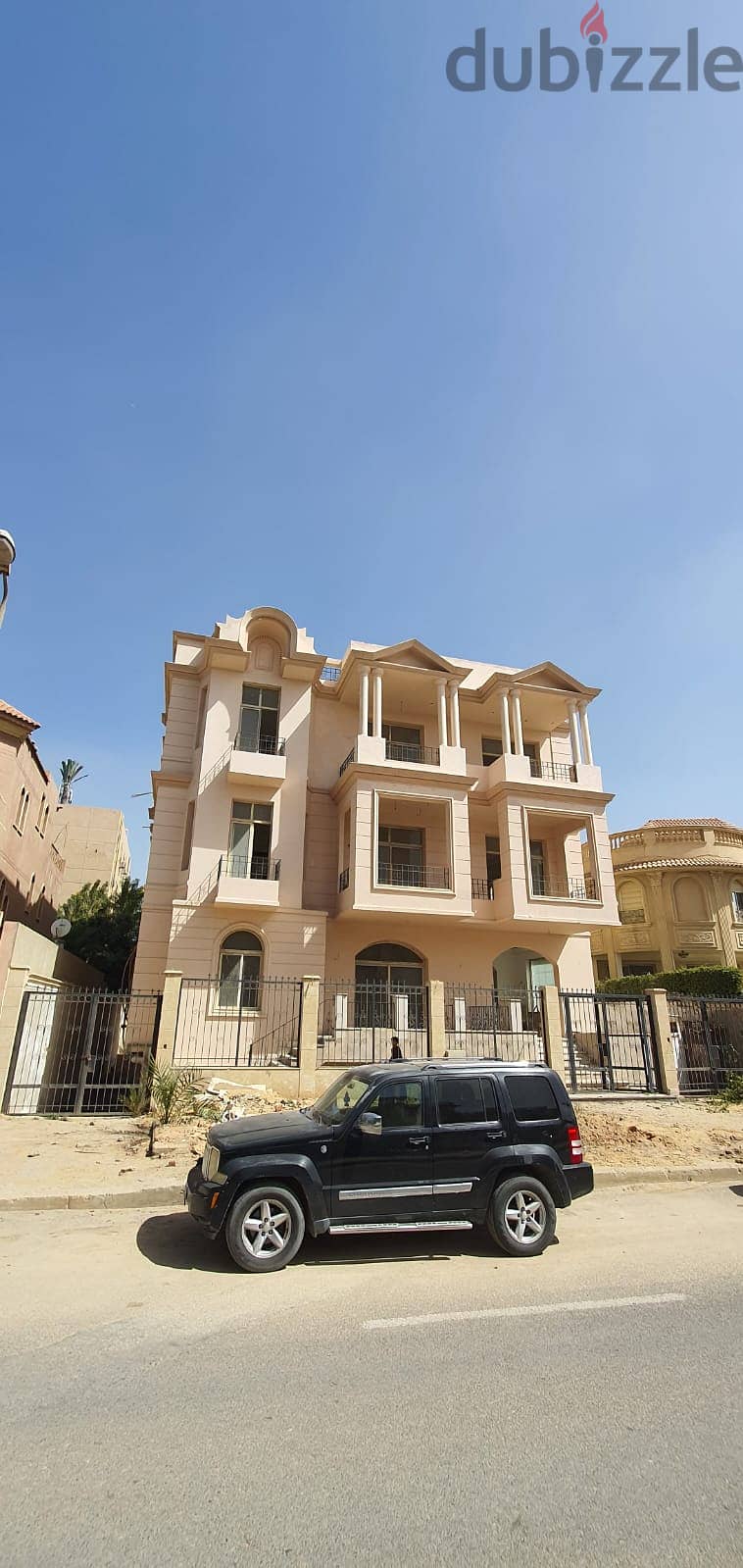Apartment for sale with immediate receipt in West Golf, the second number of Katameya Heights 1