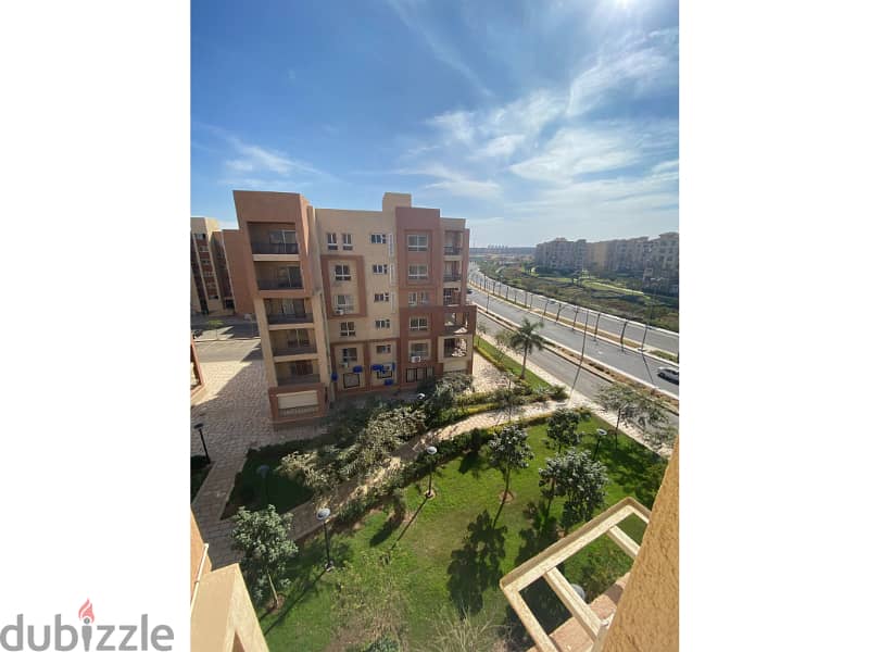 apartment 200m installments to 2030,ready to move close to club at madinaty 1