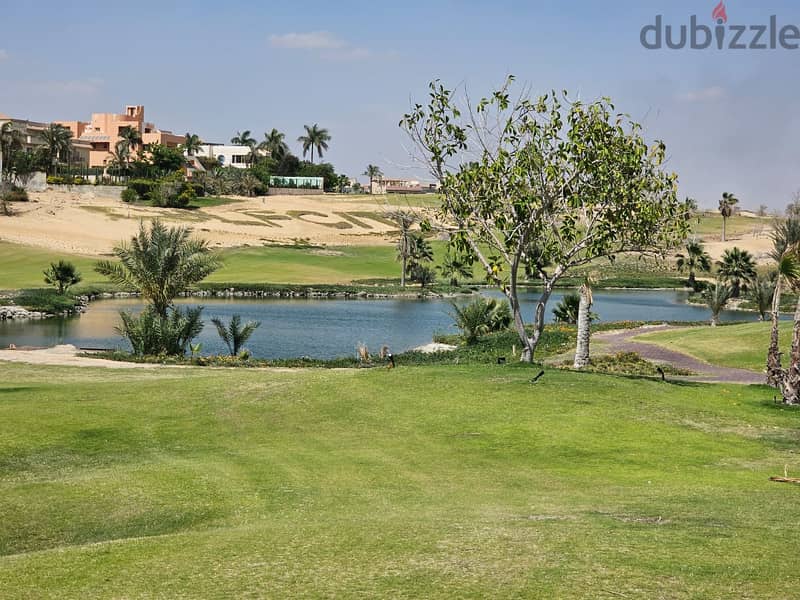 The price has been lowered for an apartment directly on the golf course, 195 square meters, ready for delivery, with a down payment of 1,755,000 in Ob 8