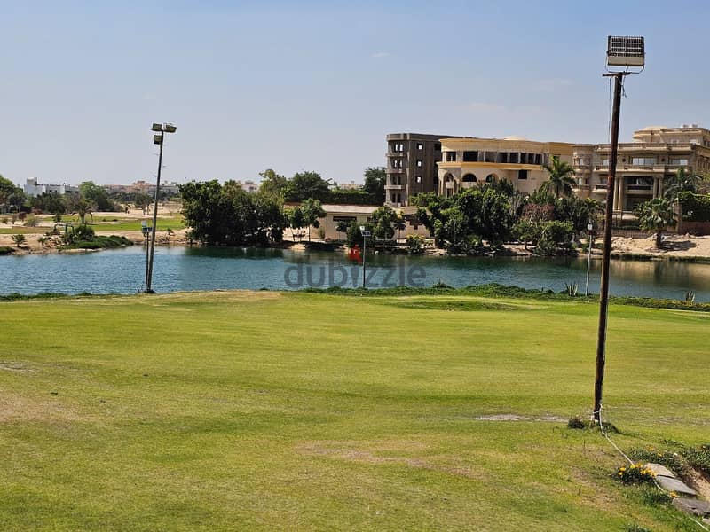 The price has been lowered for an apartment directly on the golf course, 195 square meters, ready for delivery, with a down payment of 1,755,000 in Ob 9