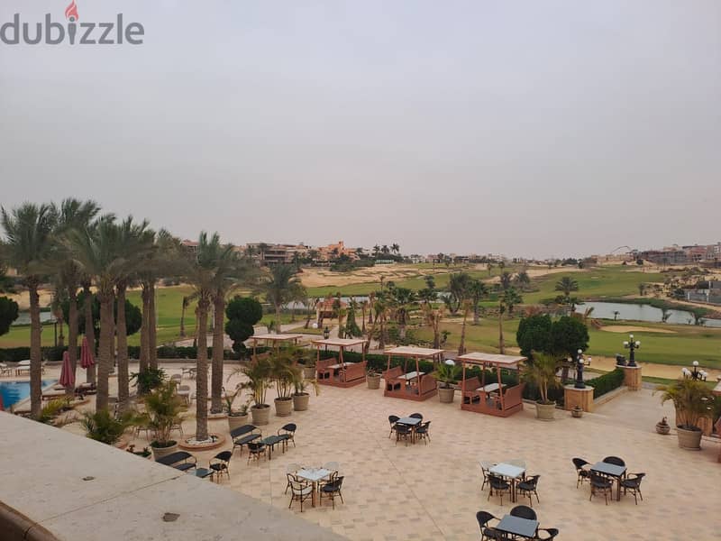 The price has been lowered for an apartment directly on the golf course, 195 square meters, ready for delivery, with a down payment of 1,755,000 in Ob 11