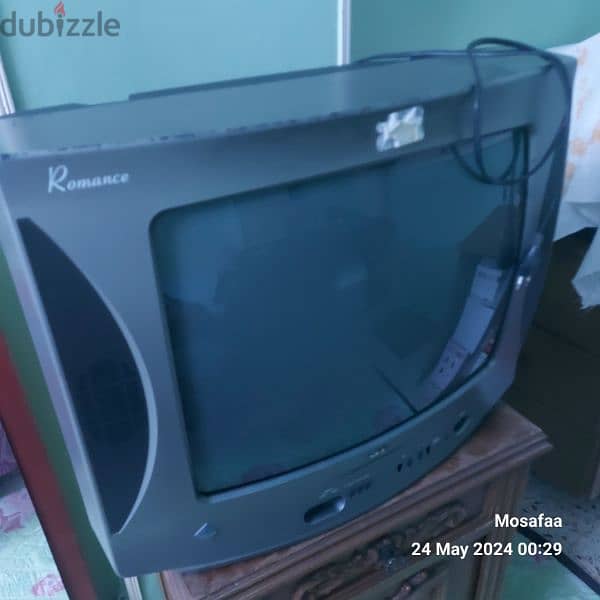 تلفزيون قديم للبيع 1