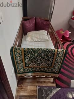 سرير اطفال من الخشب الزان 0