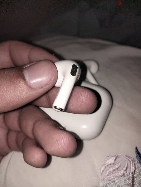 AirPods (3rd generation) with Lightning Charging Case 4