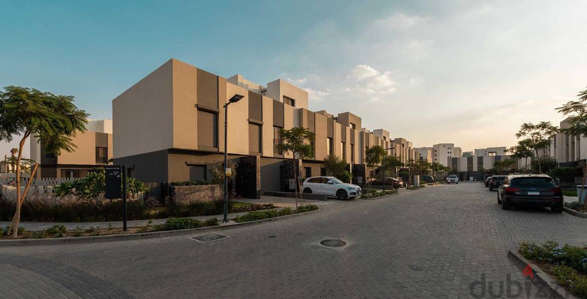 Townhouse 240 m for sale in Al Burouj Compound, Shorouk, with a down payment of 1,800,000 12