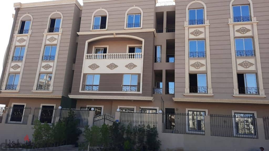 Immediate receipt of a 268 sqm duplex, front floor, recurring floor, in an upscale location in Shorouk, at a snapshot price. 1