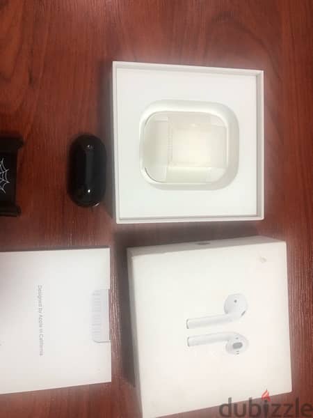 AirPods 2 original right side & charging case 1