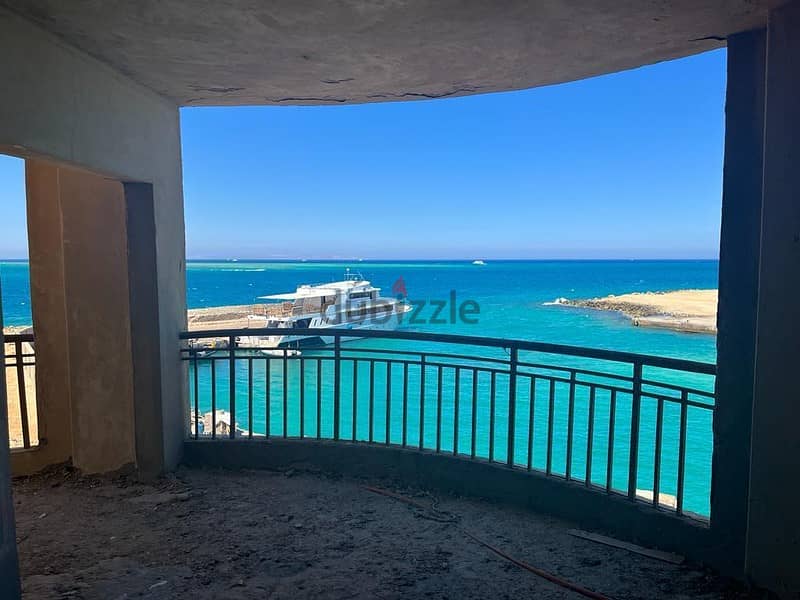 Pool sea view apartment in Hurghada with private beach 4