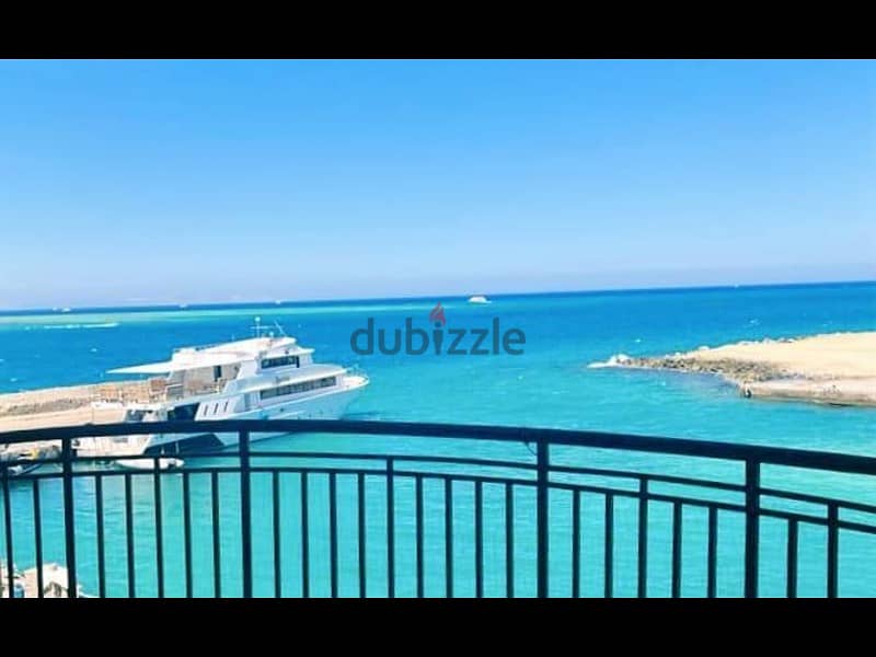 Pool sea view apartment in Hurghada with private beach 8