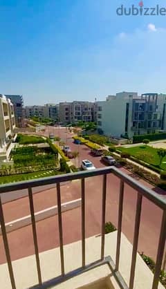 pent houes  For rent 233m prime location delivered Marassem New Cairo Fifth square 0