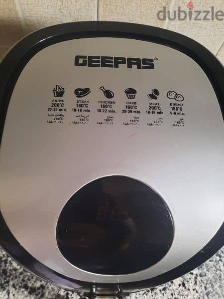 Geepas Digital 3L Air Fryer 1