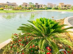 Luxury Villa for Sale in Madinaty with Lake View, First Occupancy  Orientation: North-East Corner Number of Rooms: 6 Condition: Brand new, first-time