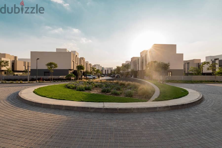 Villa 240 m 3 floors next to the International Medical Center on Suez Road in El Shorouk installment 4