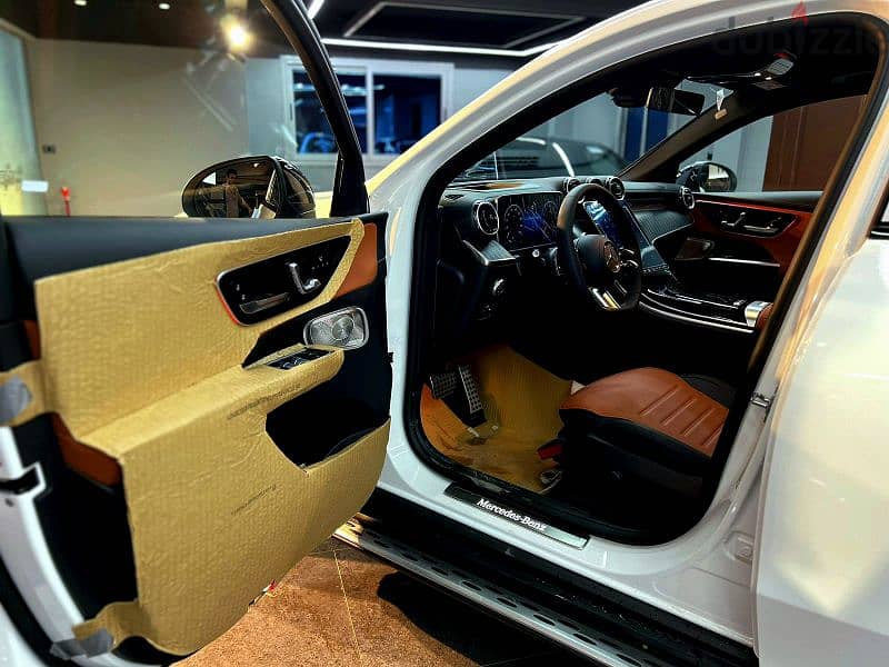 Mercedes GLC300 Coupe AMG 2024
من المستورد مباشر باقل سعر في السوق 11