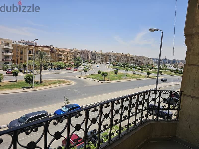 للايجار بفيلات الياسمين شقة 230م تطل على محور أحمد شوقى الرئيسى 17