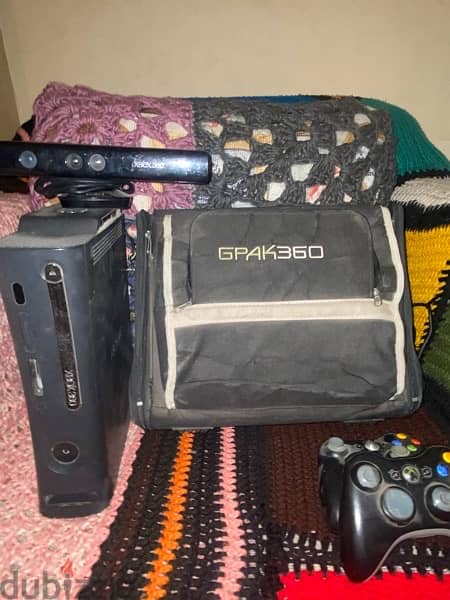 xbox 360 with camera and 2 controllers 5