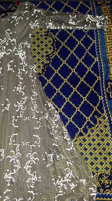 فستان سواريه سيلفر خامه ممتازه شيك جدا إستخدام مره واحده فقط وسعر لقطه 15