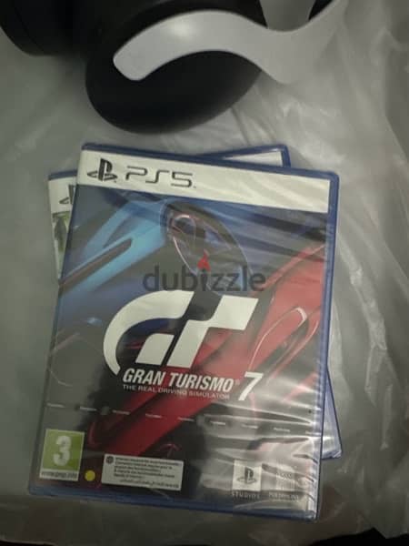PlayStation 5 disk edition + 2 controllers + 3 games 4