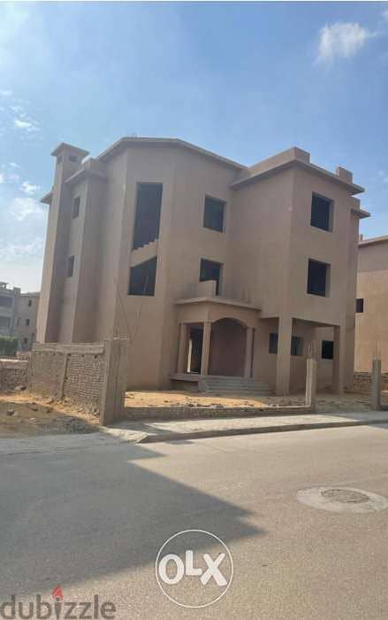 Villa 1300 m in katameya dunes compound _ with second floor 0