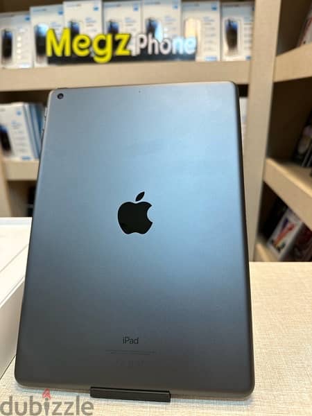 iPad 9 64giga WiFi  في ضمان آبل بطارية ١٠٠ 4