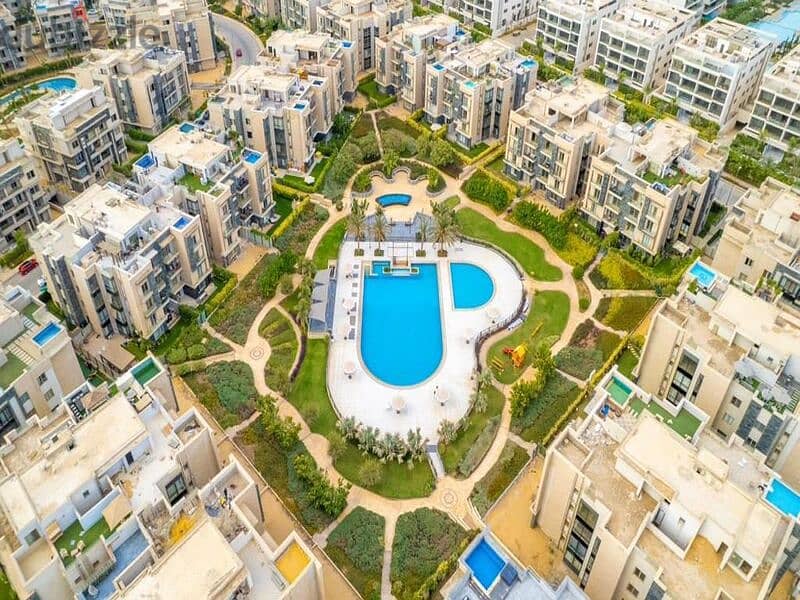 Apartment with private garden, immediate receipt, Ready to move in the heart of New Cairo with a 10% down payment in Galleria 4