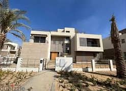 Villa200 m with facing north open view of the lagoon with a private garage ,garden including a club membership nextto in Badia Palm Hills 0