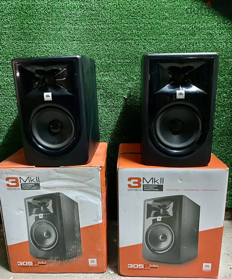 JBL 305P MkII and mic sex1s 1