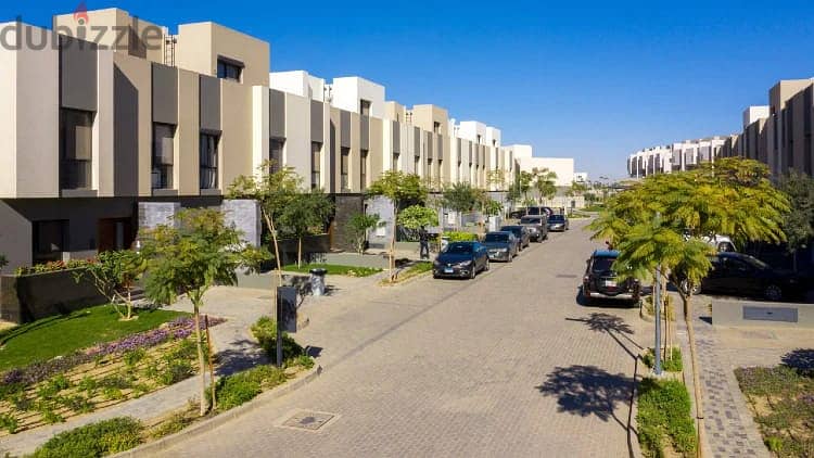 Townhome villa 240m view on landscape in Al Burouj Al Shorouk next to the medical center with installments فيلا تاون هوم 240م فيو على لاندسكيب فى البر 6