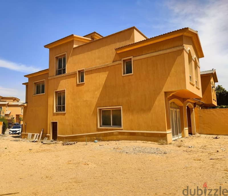 Villa for sale in dyar compound - prime location - landscape view 1