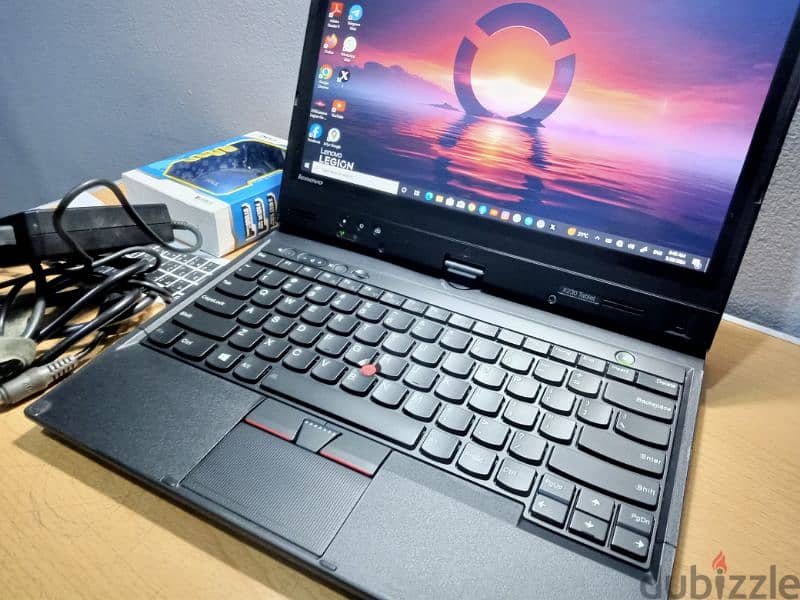 Lenovo Thinkpad core i7 تاتش سكرين بالقلم بتاعه 12