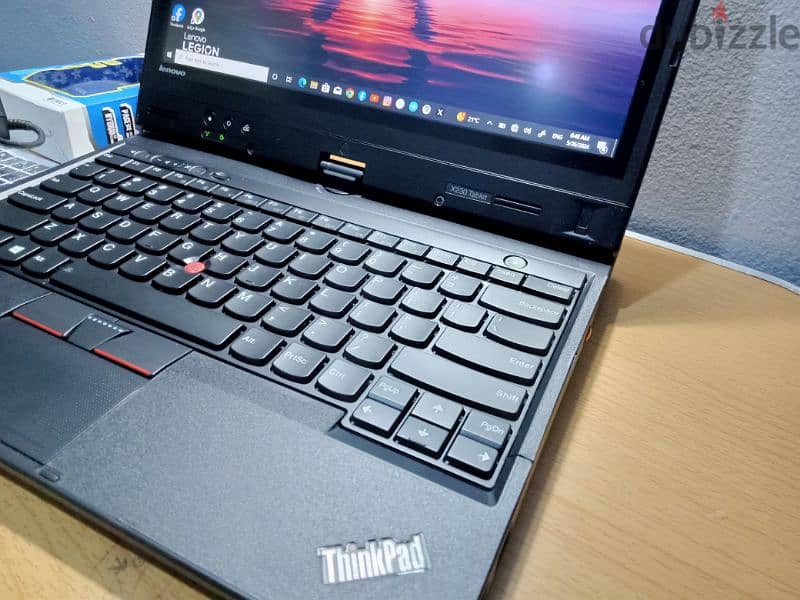 Lenovo Thinkpad core i7 تاتش سكرين بالقلم بتاعه 14
