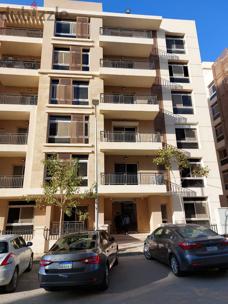 Apartment for sale  شقة للبيع 133 متر في كمبوند تاج سيتي فى القاهرة الجديدة 3