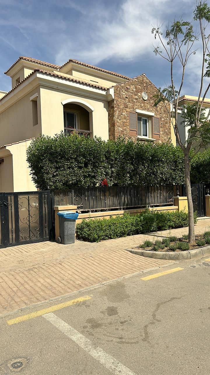 villa fully finished for rent in mivida new Cairo 7