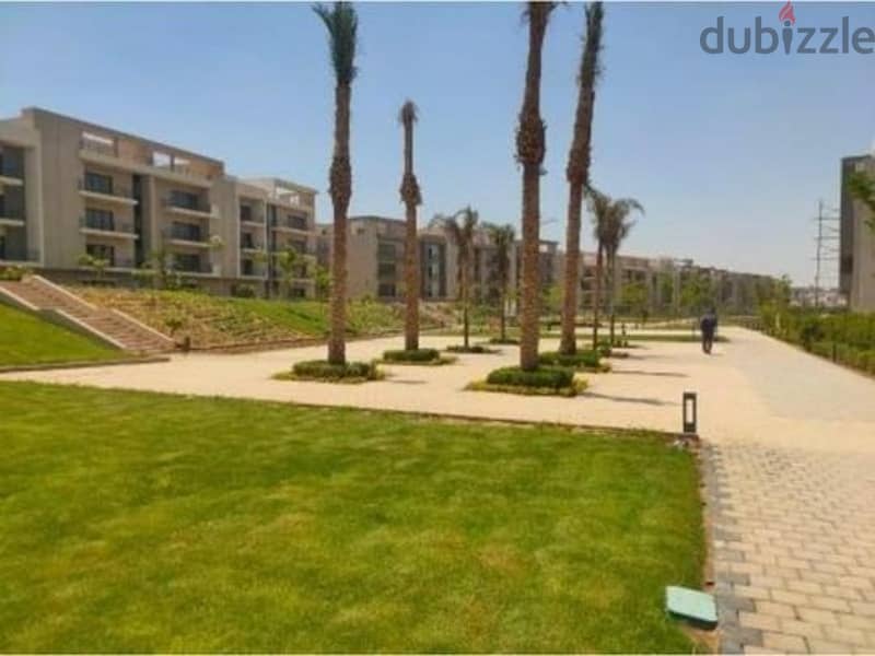 For sale, fully  finished apartment with air conditioners,view  landscape, ready to move in Al Marasem Fifth Square Compound 8