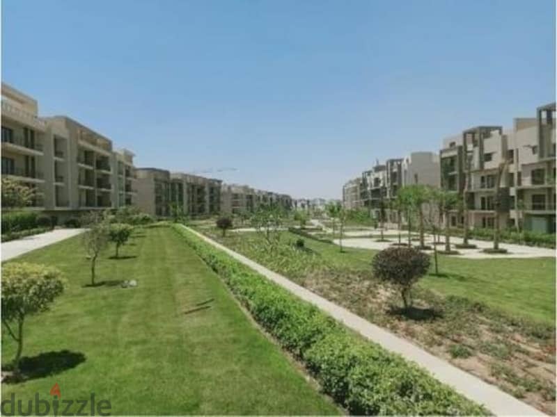 For sale, fully  finished apartment with air conditioners,view  landscape, ready to move in Al Marasem Fifth Square Compound 10