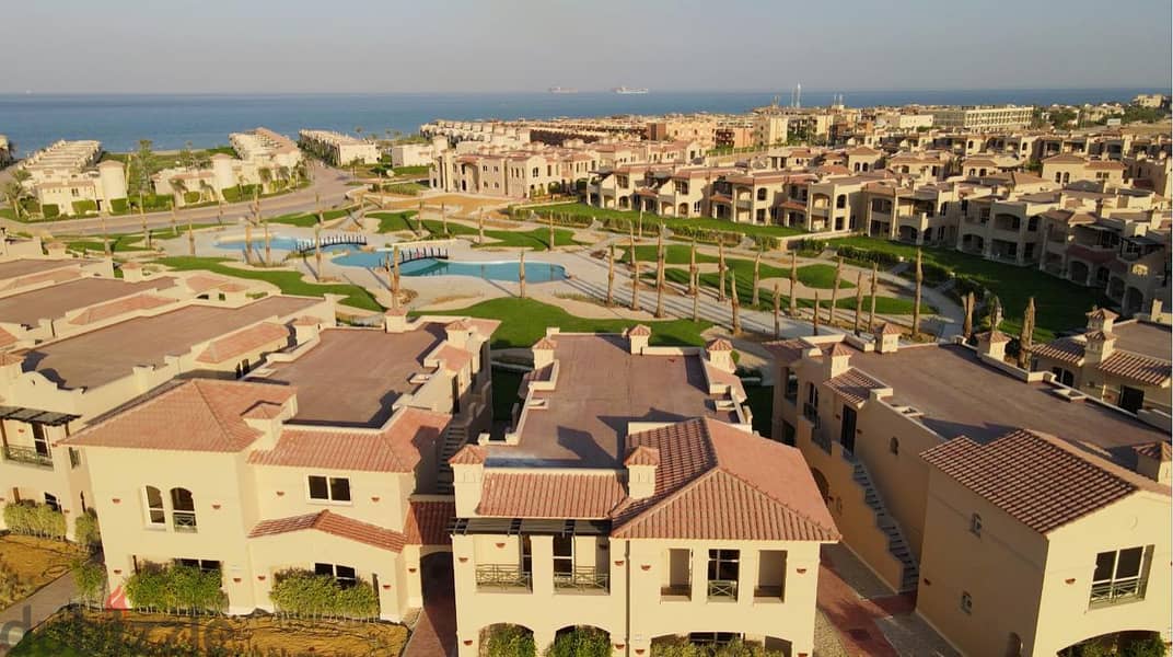 Chalet with roof for sale 190m immediate receipt fully finished Ultra Super La Vista Topaz Ain Sokhna Panorama Sea View in installments over 5 years 12