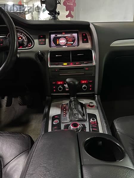 Audi Q7 2011 12